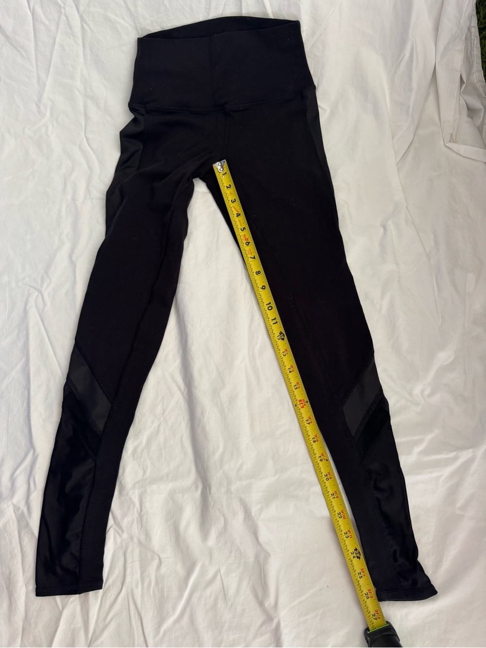 Alo Yoga Airbush 7/8 Black Leggings with Mesh